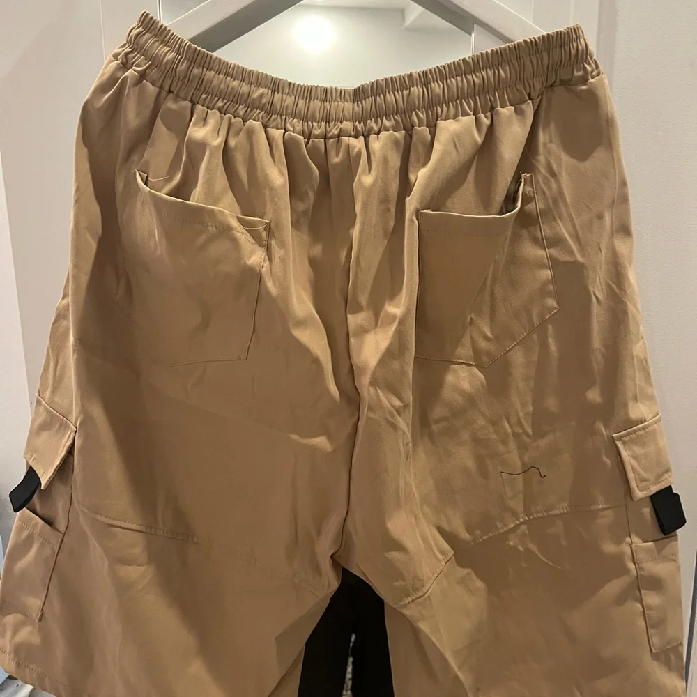 Shorts - Picture 3 of 4